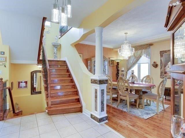 84 Ridgeway Crt, House detached with 3 bedrooms, 4 bathrooms and 6 parking in Vaughan ON | Image 2