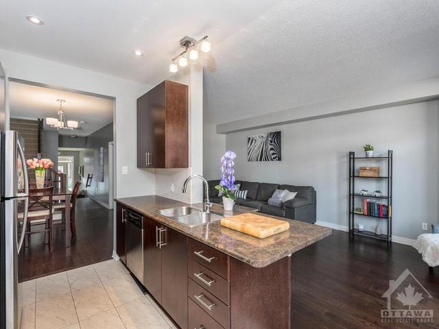 129 Overberg Way, Townhouse with 3 bedrooms, 3 bathrooms and 2 parking in Ottawa ON | Image 13