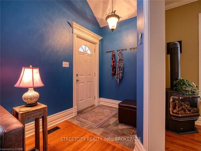 15 Southgate St, House detached with 2 bedrooms, 1 bathrooms and 2 parking in London ON | Image 37