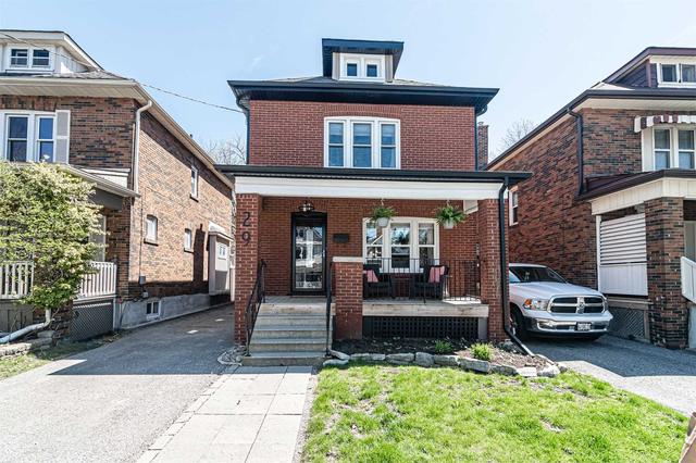 29 Buckingham Ave, House detached with 3 bedrooms, 2 bathrooms and 3 parking in Oshawa ON | Card Image