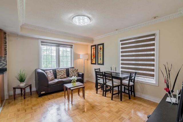 60 - 200 Mclevin Ave, Townhouse with 3 bedrooms, 2 bathrooms and 1 parking in Toronto ON | Image 3