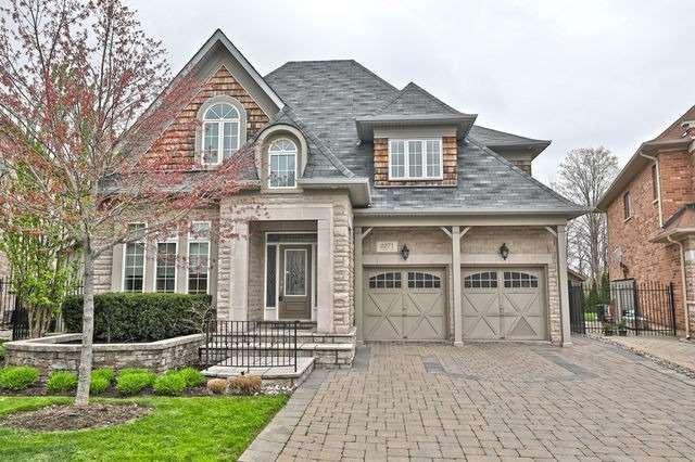 2271 Lyndhurst Dr, House detached with 4 bedrooms, 4 bathrooms and 2 parking in Oakville ON | Image 1