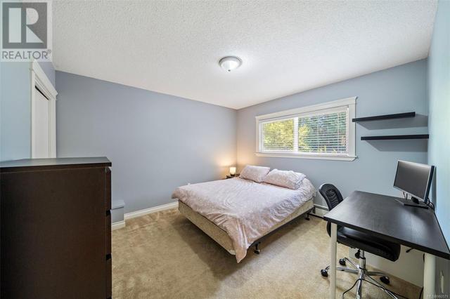 763 Helvetia Cres, House detached with 4 bedrooms, 3 bathrooms and 4 parking in Saanich BC | Image 27