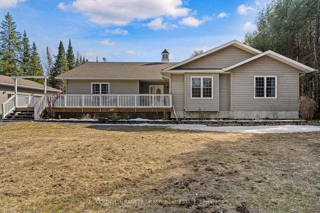 60 Crystal Lake Rd E, House detached with 4 bedrooms, 4 bathrooms and 12 parking in Trent Lakes ON | Image 1