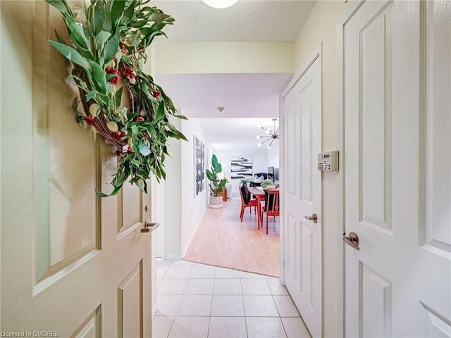219 - 2199 Sixth Line, House attached with 2 bedrooms, 2 bathrooms and null parking in Oakville ON | Image 4