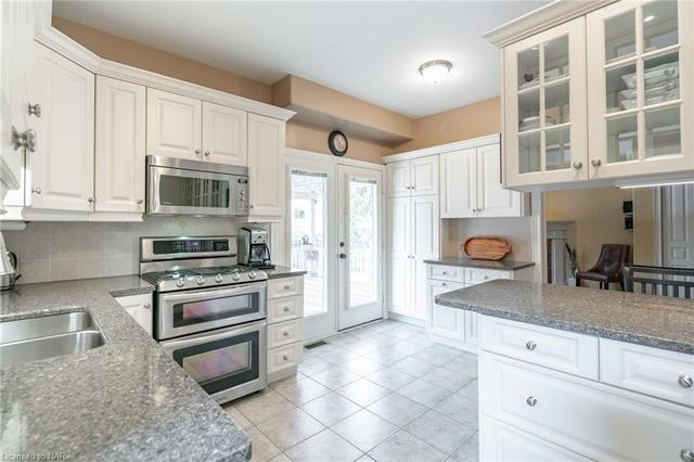 55 Nicholas Drive, House detached with 4 bedrooms, 4 bathrooms and 4 parking in St. Catharines ON | Image 19
