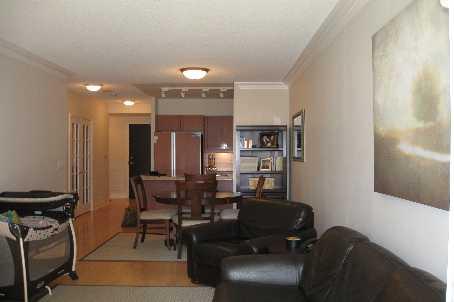 404 - 10 Delisle Ave, Condo with 1 bedrooms, 2 bathrooms and 1 parking in Toronto ON | Image 2
