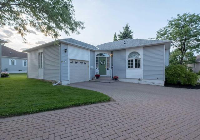 268 Silverbirch Blvd, Condo with 2 bedrooms, 2 bathrooms and 1 parking in Hamilton ON | Image 2