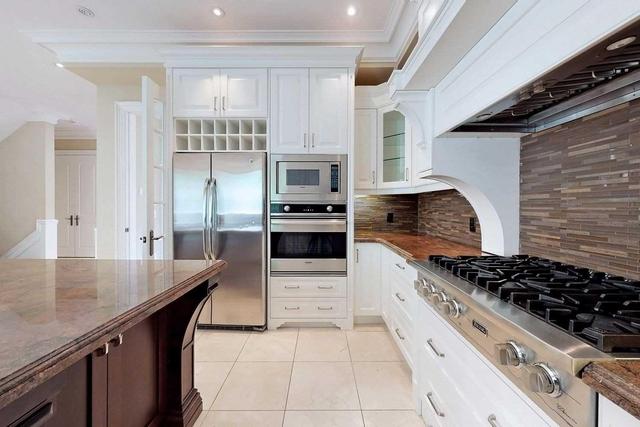29 Christine Cres, House detached with 4 bedrooms, 6 bathrooms and 6 parking in Toronto ON | Image 9
