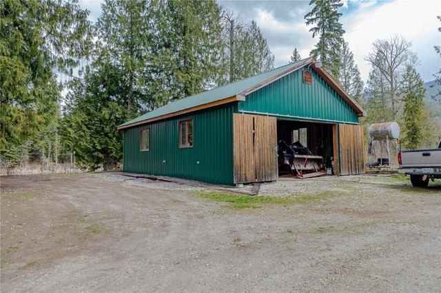 3600 Erickson Road, House detached with 3 bedrooms, 3 bathrooms and 13 parking in Columbia Shuswap E BC | Image 33