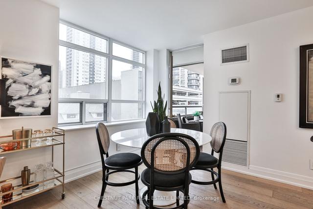 617 - 5 Rosehill Ave, Condo with 2 bedrooms, 2 bathrooms and 1 parking in Toronto ON | Image 3