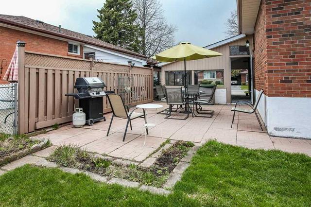 77 Benshire Dr, House detached with 3 bedrooms, 2 bathrooms and 2 parking in Toronto ON | Image 35