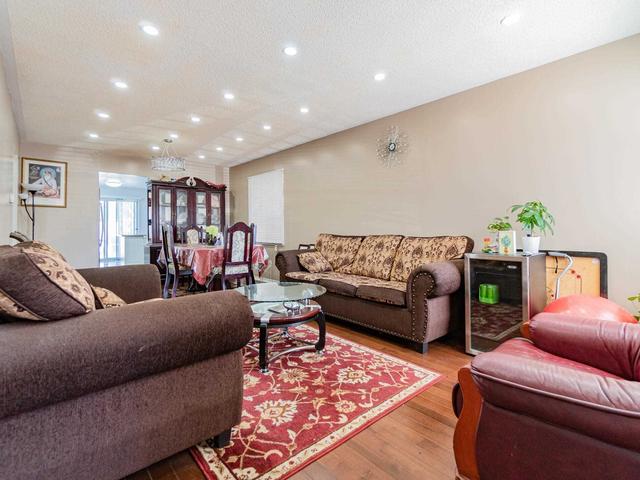 48 Natalie Crt, House detached with 4 bedrooms, 3 bathrooms and 6 parking in Brampton ON | Image 12