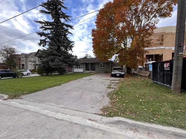 118 Oak Ave, House detached with 3 bedrooms, 2 bathrooms and 7 parking in Richmond Hill ON | Card Image