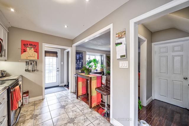 453 East 37th St, House detached with 3 bedrooms, 2 bathrooms and 4 parking in Hamilton ON | Image 33