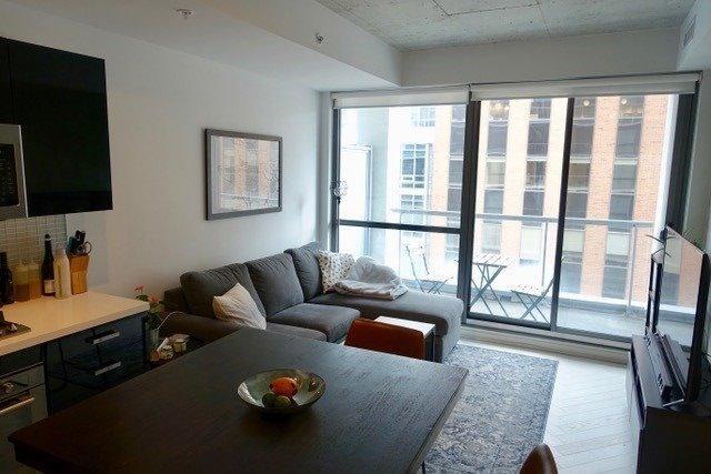 820 - 39 Brant St, Condo with 1 bedrooms, 1 bathrooms and null parking in Toronto ON | Image 8