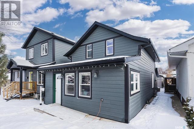 1529 Cumberland Avenue S, House semidetached with 3 bedrooms, 2 bathrooms and null parking in Saskatoon SK | Image 1