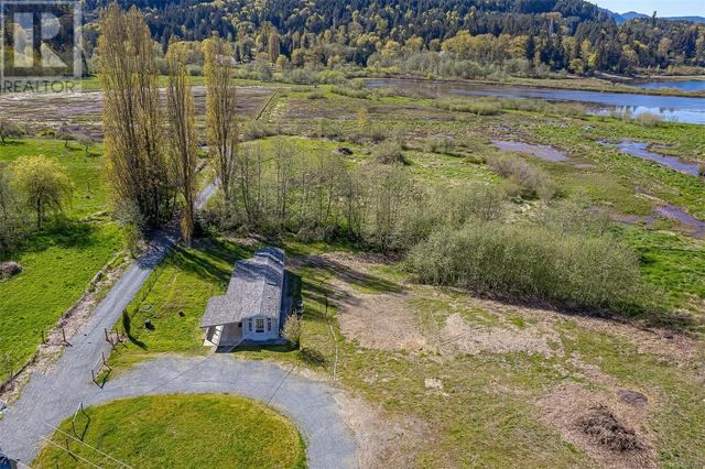 7600 Westholme Rd, House detached with 2 bedrooms, 1 bathrooms and 10 parking in North Cowichan BC | Image 2