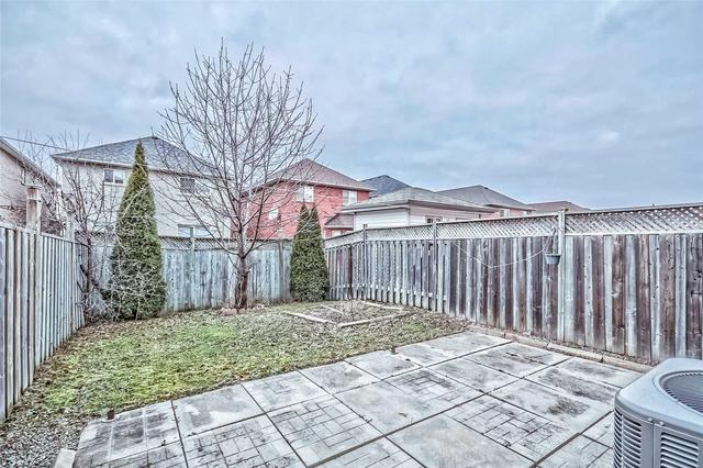 80 Culture Cres, House attached with 3 bedrooms, 4 bathrooms and 3 parking in Brampton ON | Image 3
