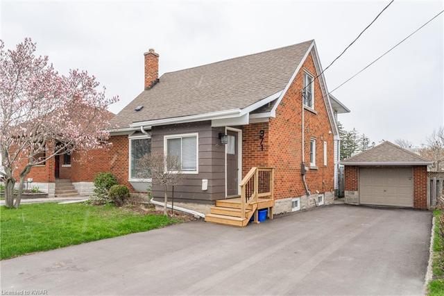 371 Ottawa Street S, House detached with 3 bedrooms, 2 bathrooms and 4 parking in Kitchener ON | Image 4