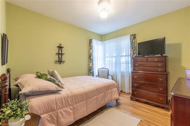 39 Maplewood Drive, House detached with 3 bedrooms, 2 bathrooms and 4 parking in St. Catharines ON | Image 3