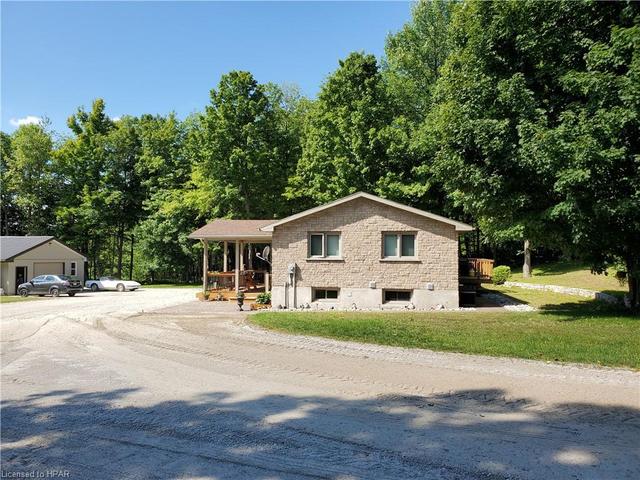 167 Maryville Lake Road, House detached with 4 bedrooms, 2 bathrooms and null parking in South Bruce Peninsula ON | Image 2