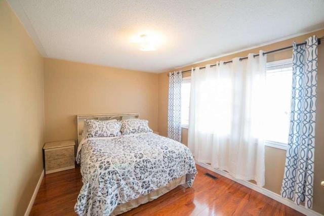 70 Pappain Cres, House detached with 4 bedrooms, 3 bathrooms and 4 parking in Brampton ON | Image 10