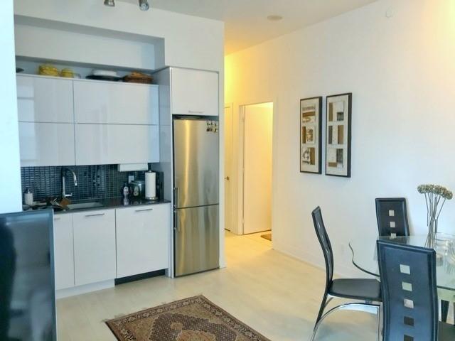 lph15 - 9471 Yonge St, Condo with 2 bedrooms, 2 bathrooms and 1 parking in Richmond Hill ON | Image 9