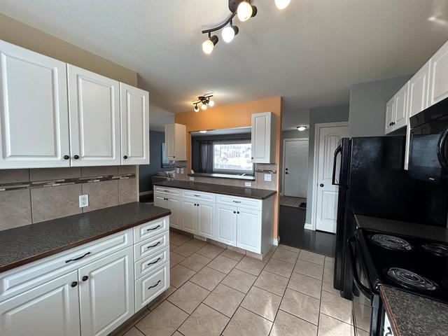 5889 West Park Crescent, House detached with 4 bedrooms, 2 bathrooms and 3 parking in Red Deer AB | Image 8