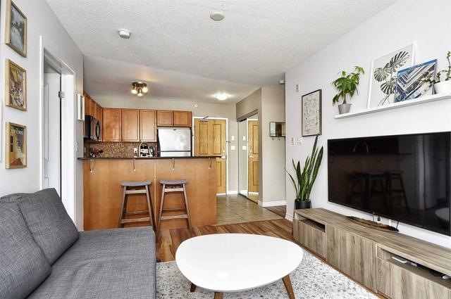 402 - 8 Harris St, Condo with 2 bedrooms, 2 bathrooms and 1 parking in Cambridge ON | Image 2