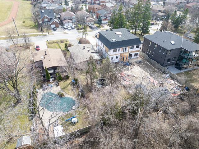 602 Sheppard Ave, House detached with 3 bedrooms, 3 bathrooms and 6 parking in Pickering ON | Image 33