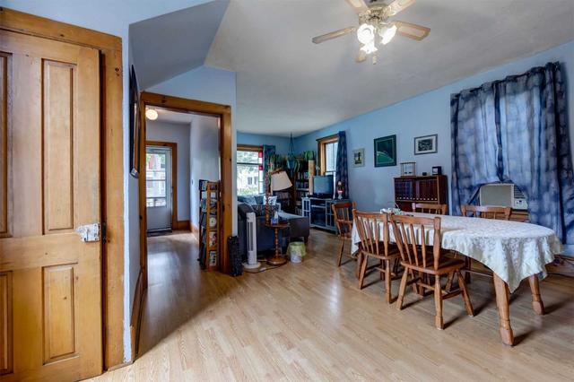 92 William St S, House detached with 3 bedrooms, 1 bathrooms and 3 parking in Kawartha Lakes ON | Image 3