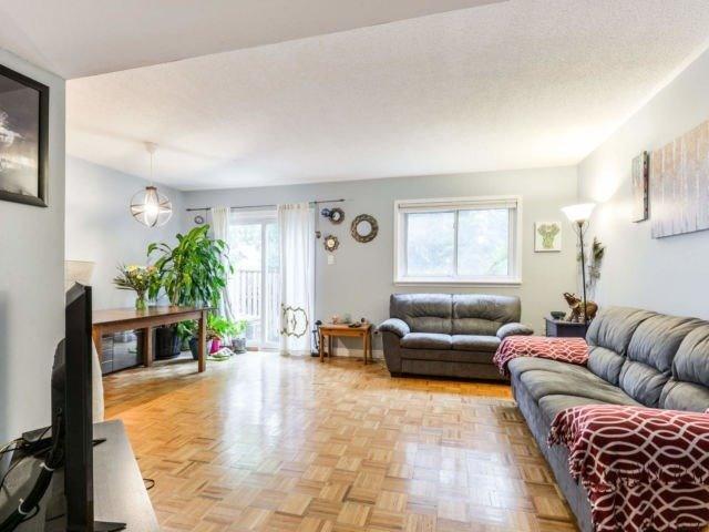 93 - 900 Central Park Dr, Townhouse with 3 bedrooms, 2 bathrooms and 1 parking in Brampton ON | Image 4
