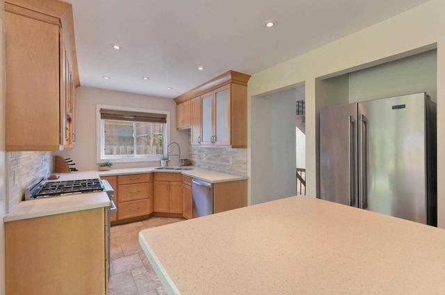 st - 1780 Storrington St, House detached with 4 bedrooms, 3 bathrooms and 4 parking in Pickering ON | Image 3