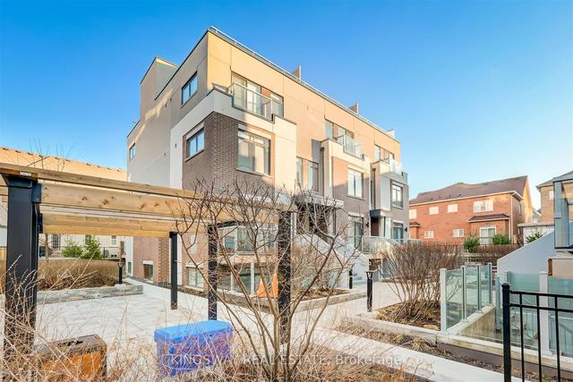 121 - 3062 Sixth Line, Townhouse with 2 bedrooms, 2 bathrooms and 1 parking in Oakville ON | Image 1