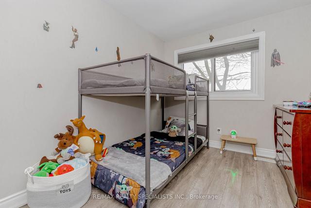 36 Carleton Pl, Townhouse with 3 bedrooms, 2 bathrooms and 2 parking in Brampton ON | Image 20