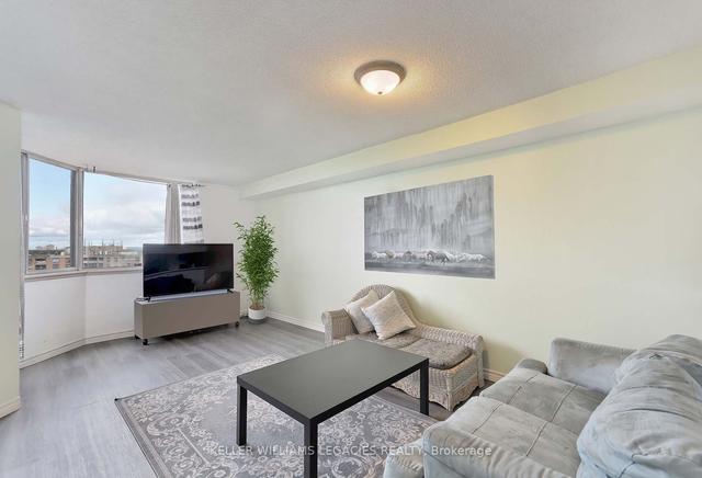 2006 - 234 Albion Rd, Condo with 2 bedrooms, 1 bathrooms and 1 parking in Toronto ON | Image 2