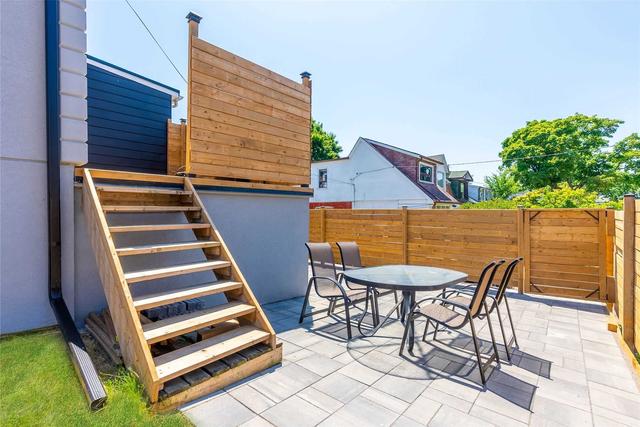 902 Woodbine Ave, House semidetached with 3 bedrooms, 3 bathrooms and 2 parking in Toronto ON | Image 17