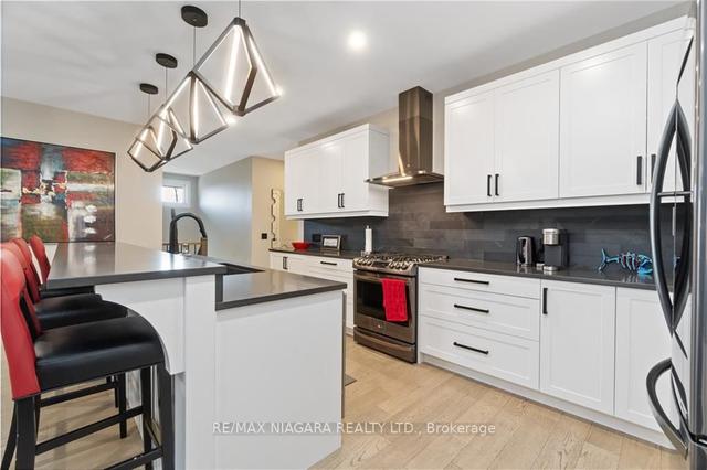 11 - 6 Juniper Tr, Townhouse with 2 bedrooms, 3 bathrooms and 4 parking in Welland ON | Image 9