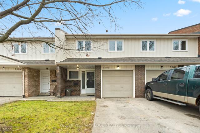 5159 Banting Crt, Townhouse with 4 bedrooms, 2 bathrooms and 2 parking in Burlington ON | Image 1