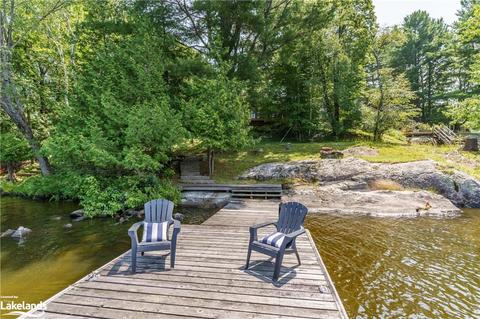 1126 Cowan Park Road, House detached with 3 bedrooms, 1 bathrooms and 10 parking in Muskoka Lakes ON | Card Image
