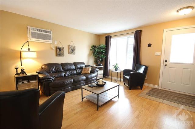 4 - 171 Mabel Street, Condo with 2 bedrooms, 1 bathrooms and 1 parking in The Nation ON | Image 4