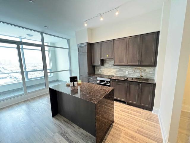 ph 4 - 9075 Jane St, Condo with 2 bedrooms, 2 bathrooms and 1 parking in Vaughan ON | Image 11