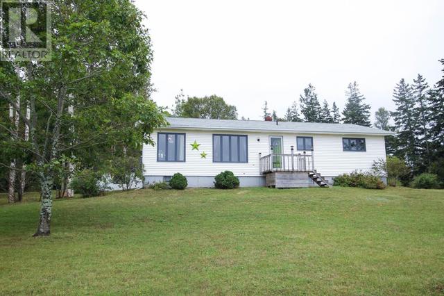 5218 Trans Canada Highway, House detached with 3 bedrooms, 2 bathrooms and null parking in Belfast PE | Image 2