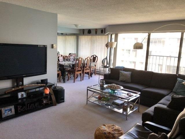 3503 - 65 Harbour Sq, Condo with 1 bedrooms, 1 bathrooms and 1 parking in Toronto ON | Image 3