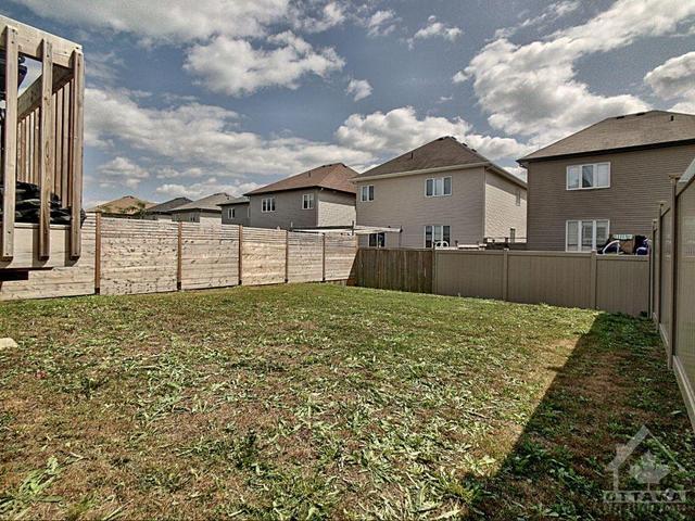 189 Onyx Crescent, House detached with 3 bedrooms, 2 bathrooms and 3 parking in Clarence Rockland ON | Image 5