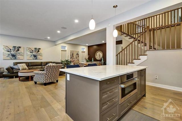 68 Hubble Heights, House detached with 4 bedrooms, 3 bathrooms and 6 parking in Ottawa ON | Image 9