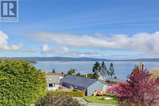2295 Quatsino Cres, House detached with 3 bedrooms, 3 bathrooms and 3 parking in Port McNeill BC | Image 5