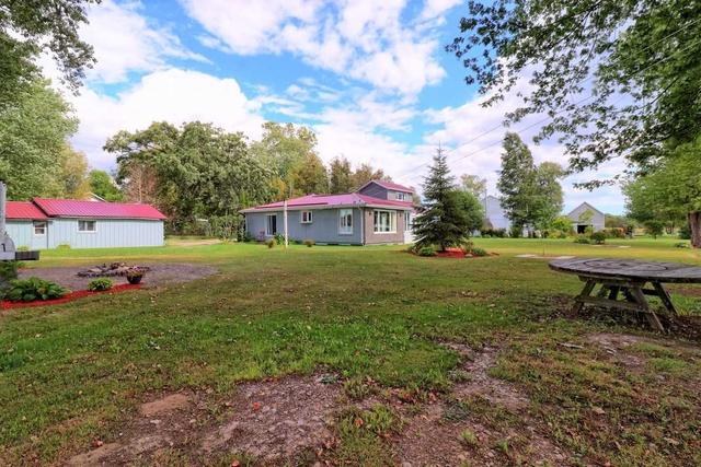 282 Harbard Lane, House detached with 3 bedrooms, 1 bathrooms and 12 parking in Prince Edward County ON | Image 37