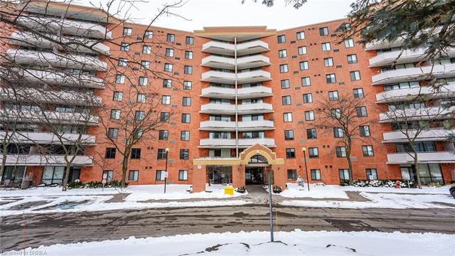 404 - 9 Bonheur Court, House attached with 2 bedrooms, 1 bathrooms and null parking in Brantford ON | Image 1